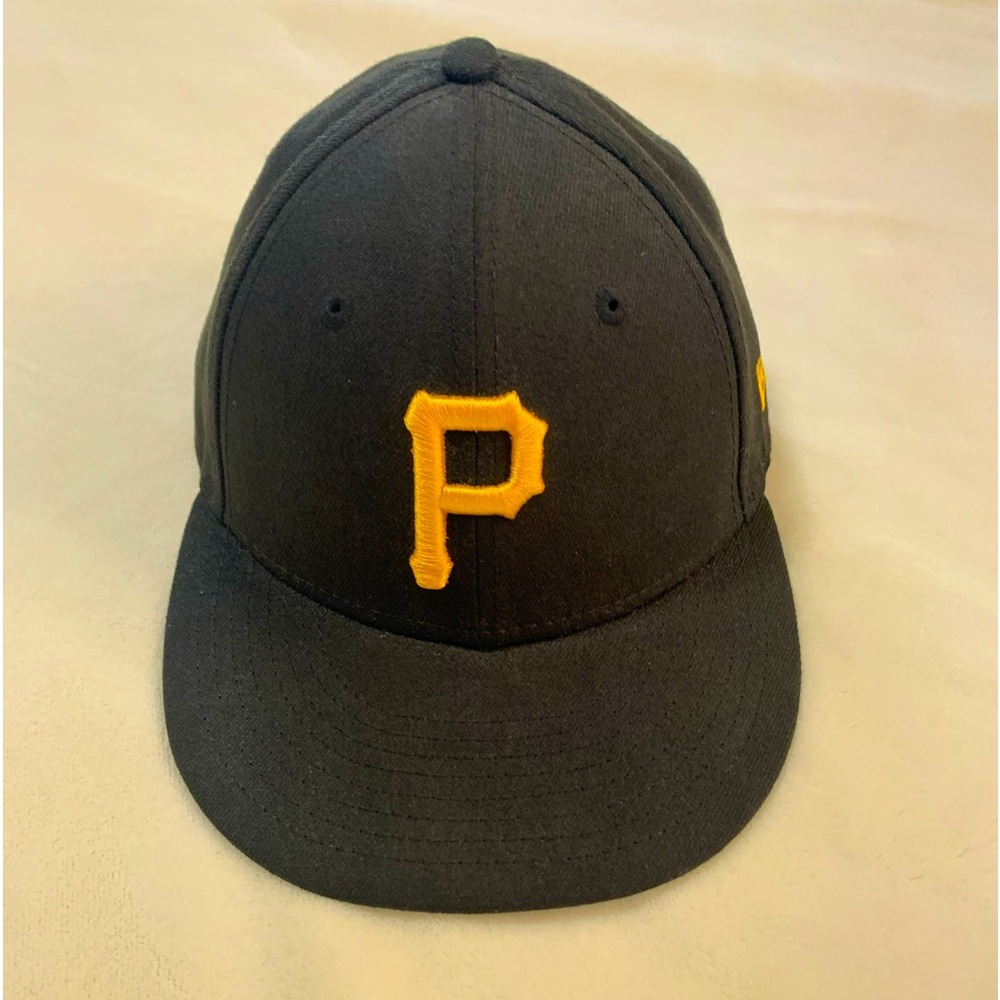 New Era Pirates low profile 59/50 fitted cap. Size 7 1/8